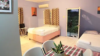 The Boho Flats By Bohemian Lodges Kingston 0*,